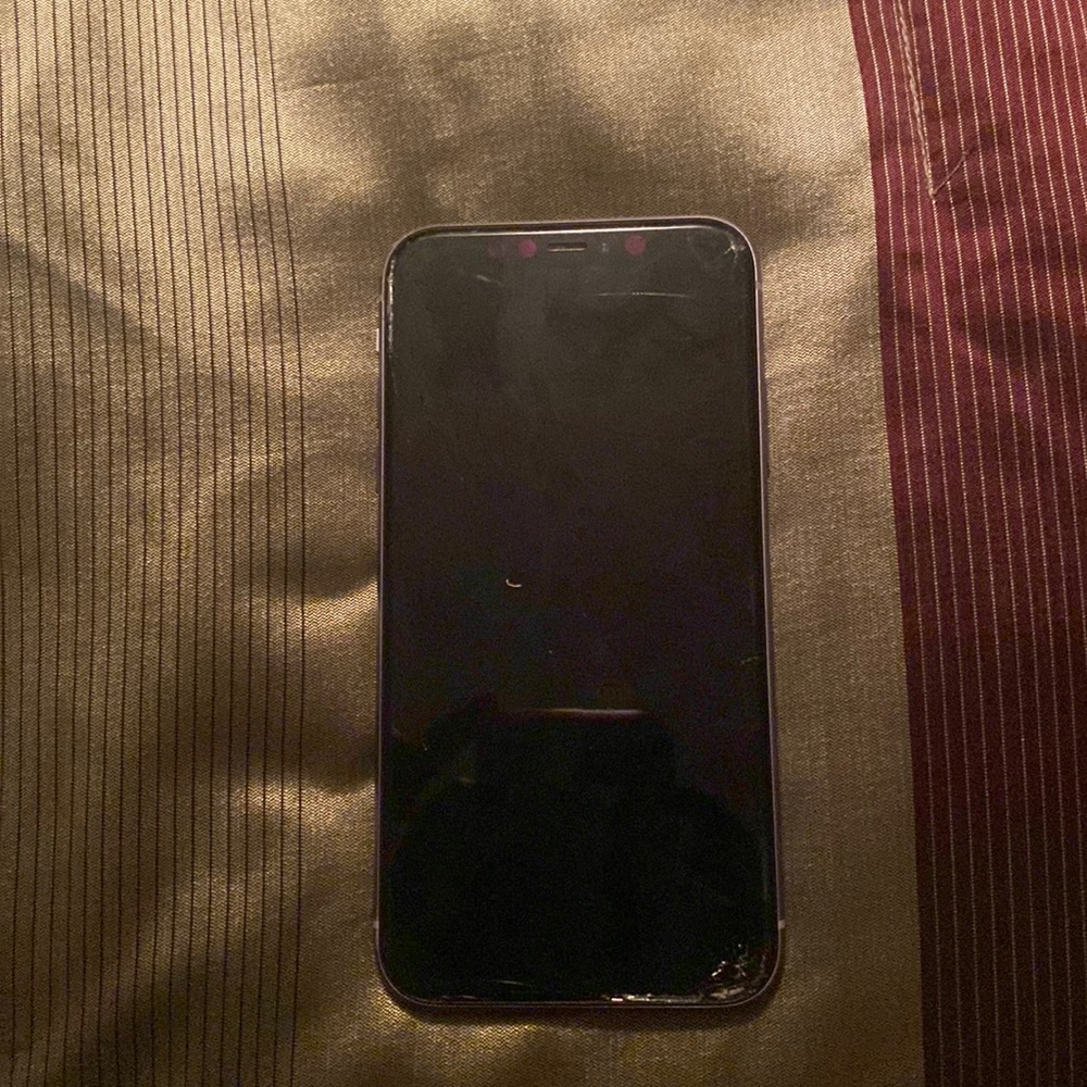 Broken iPhone 11